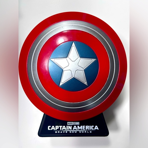 COPY - Marvel x Captain America Brave New World - Shield w/ Falcon Wings Popcor… - Picture 3 of 10